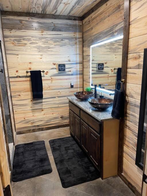 The Big Tex Luxury Cabin Is Epic ブロークン・ボウ エクステリア 写真