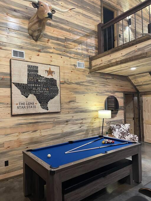 The Big Tex Luxury Cabin Is Epic ブロークン・ボウ エクステリア 写真