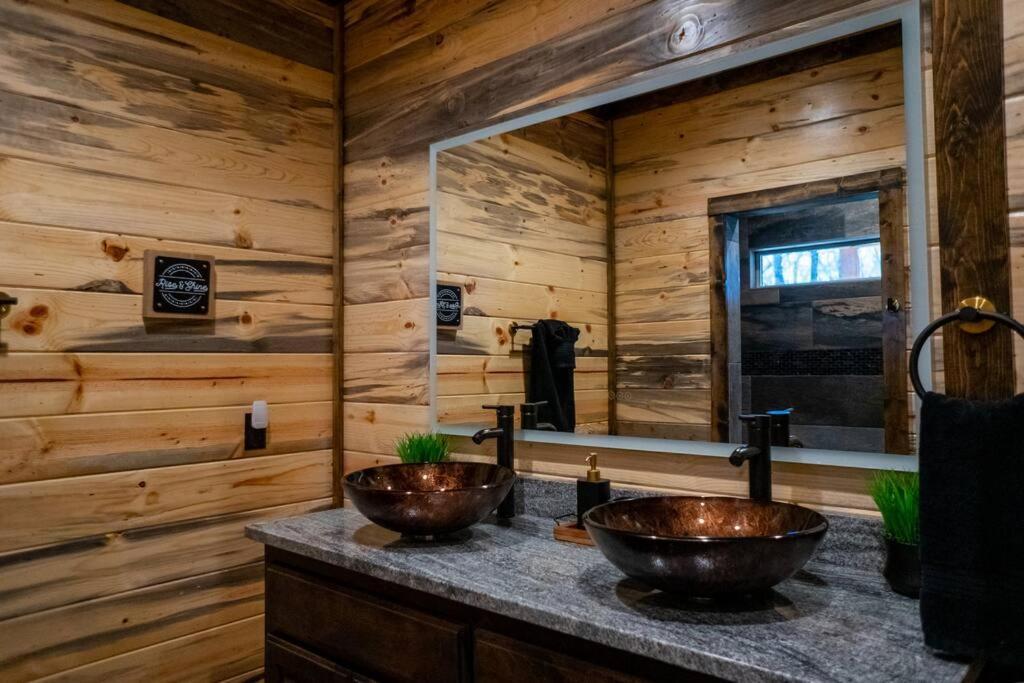 The Big Tex Luxury Cabin Is Epic ブロークン・ボウ エクステリア 写真