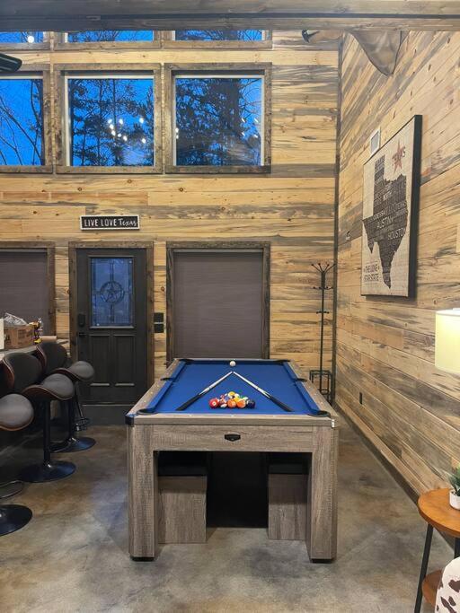 The Big Tex Luxury Cabin Is Epic ブロークン・ボウ エクステリア 写真