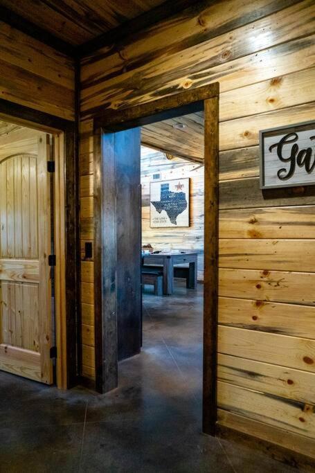 The Big Tex Luxury Cabin Is Epic ブロークン・ボウ エクステリア 写真