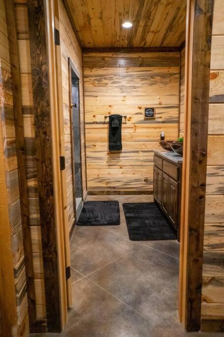 The Big Tex Luxury Cabin Is Epic ブロークン・ボウ エクステリア 写真