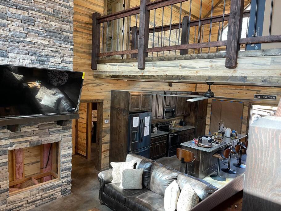 The Big Tex Luxury Cabin Is Epic ブロークン・ボウ エクステリア 写真