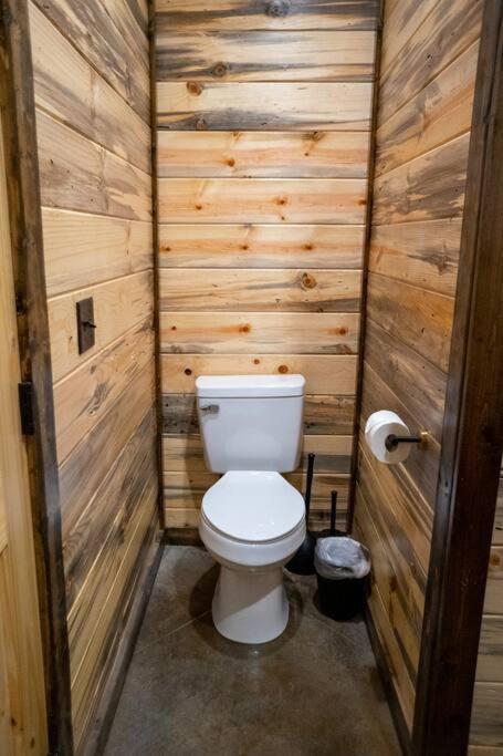 The Big Tex Luxury Cabin Is Epic ブロークン・ボウ エクステリア 写真