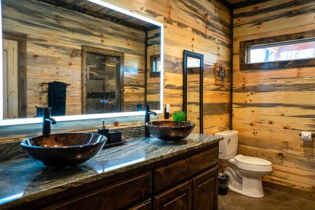 The Big Tex Luxury Cabin Is Epic ブロークン・ボウ エクステリア 写真