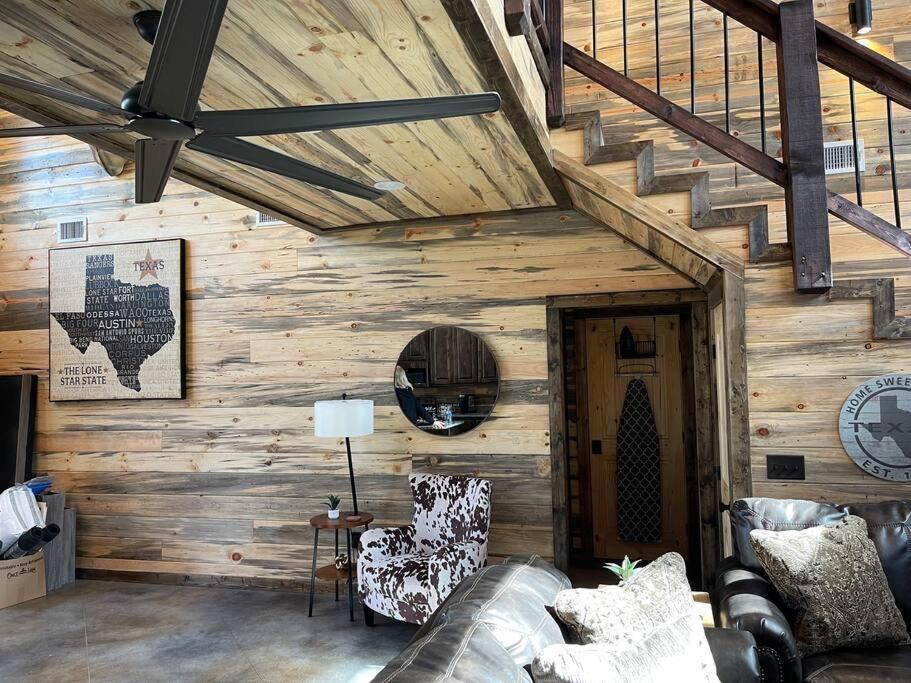 The Big Tex Luxury Cabin Is Epic ブロークン・ボウ エクステリア 写真